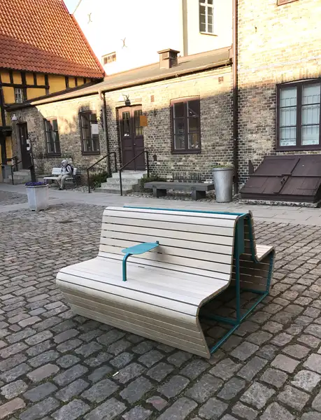 BANC AVEC JARDINIÈRE ET TABLETTE VILDING NOLA